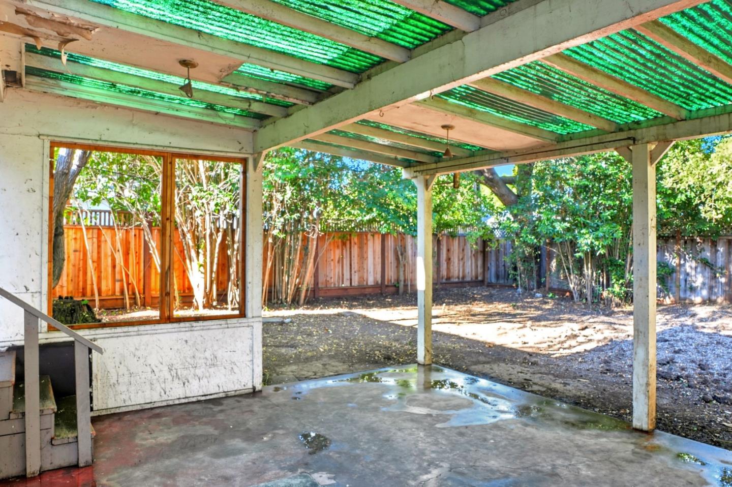 1053 Ringwood Avenue