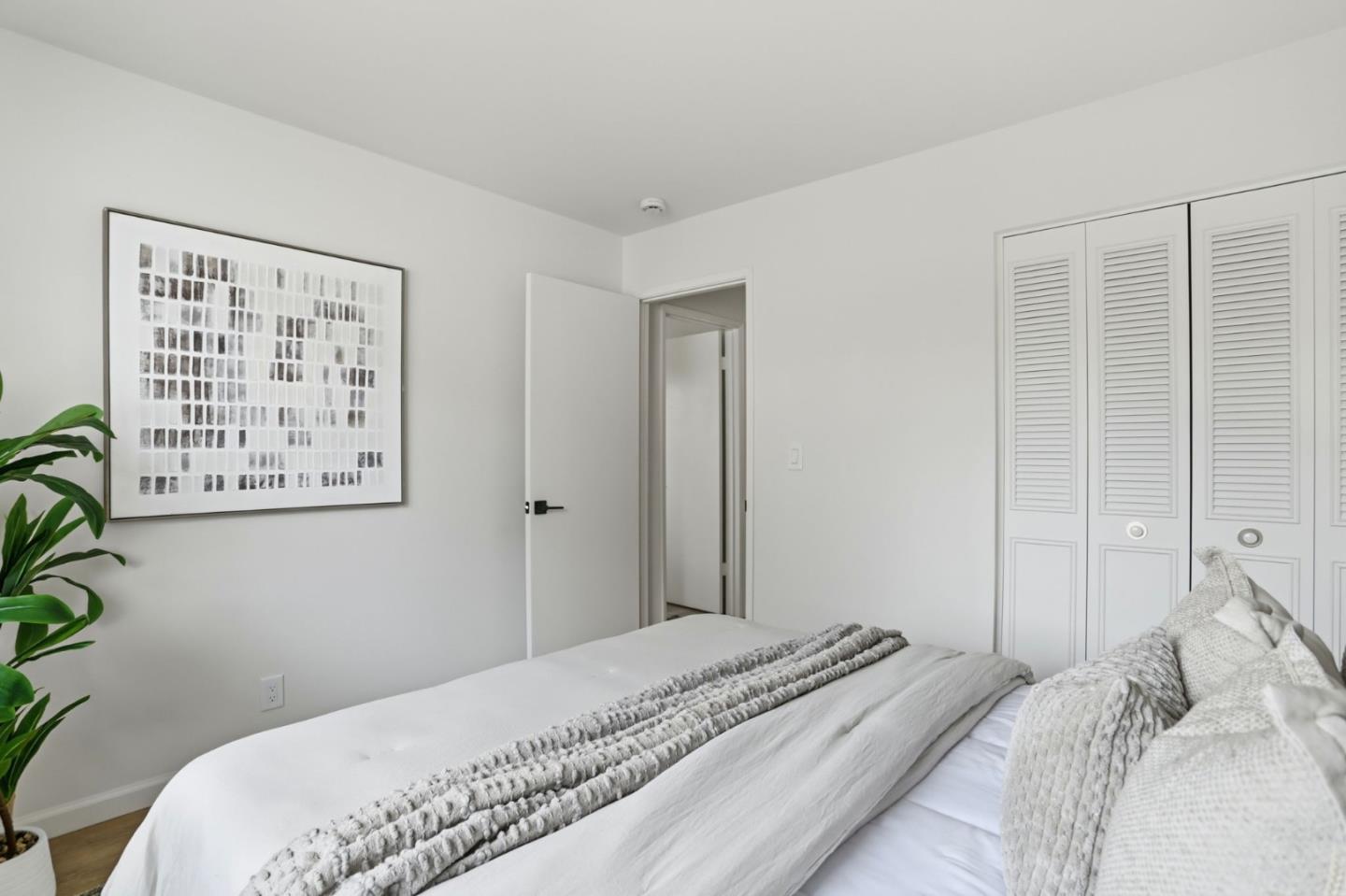 5727 Playa Del Rey 3