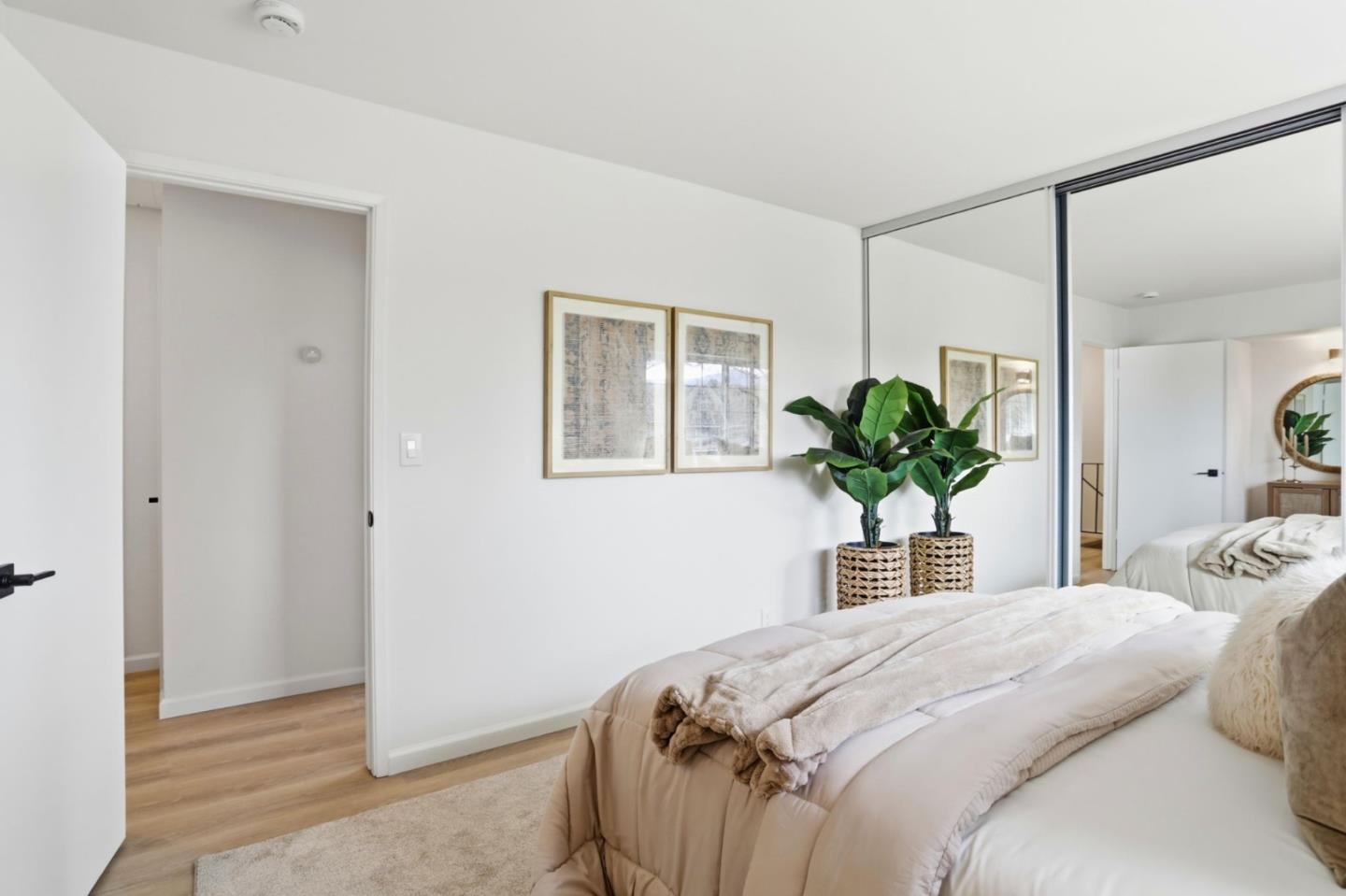 5727 Playa Del Rey 3