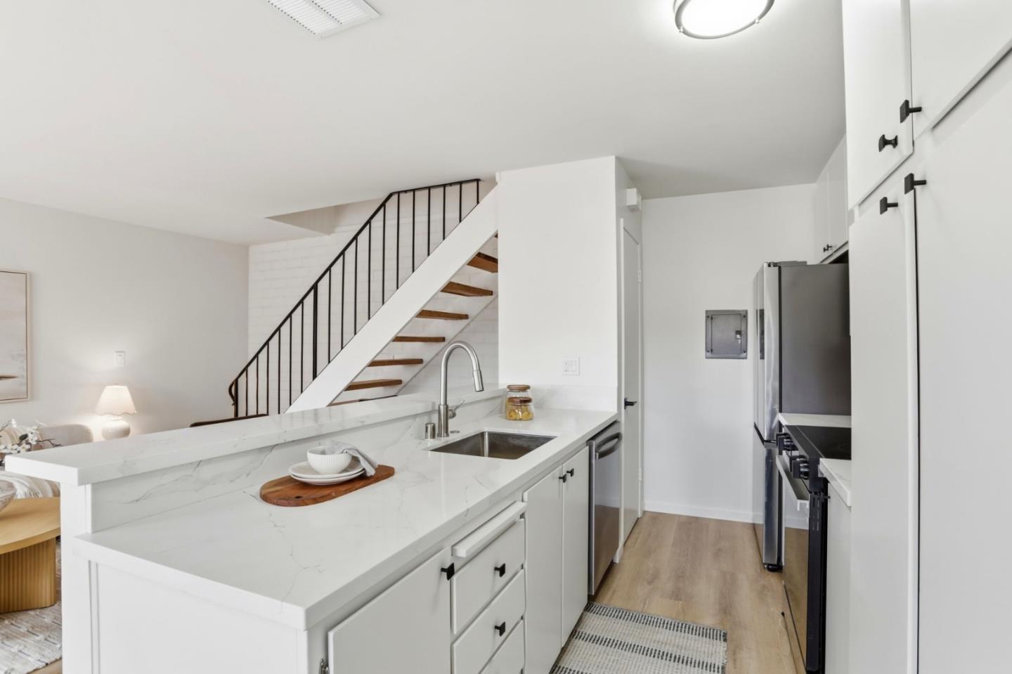 5727 Playa Del Rey 3