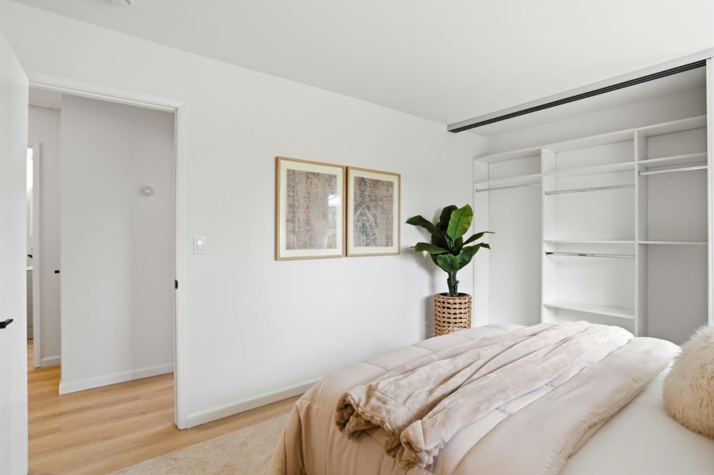 5727 Playa Del Rey 3