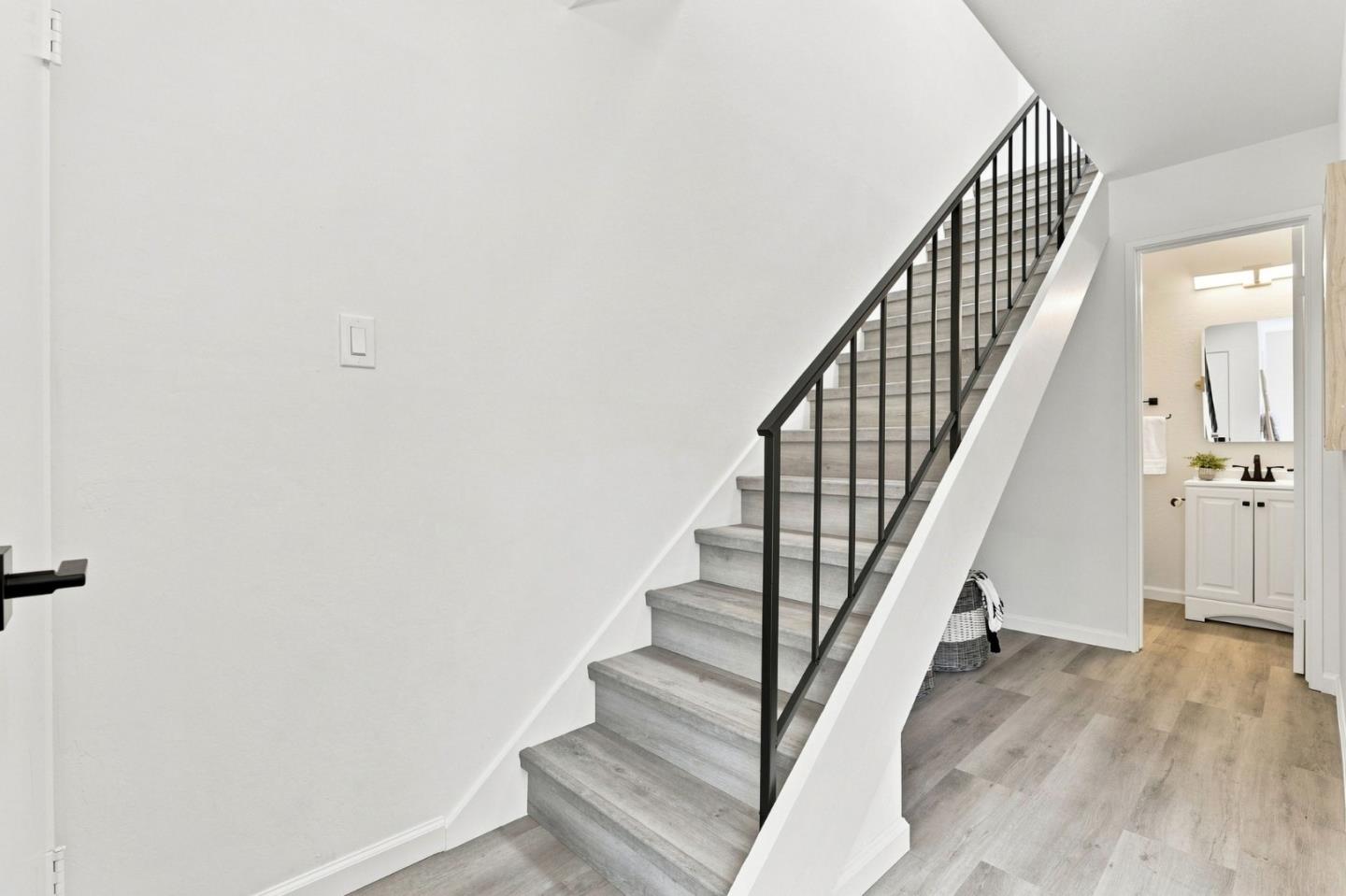 460 Auburn WAY 18