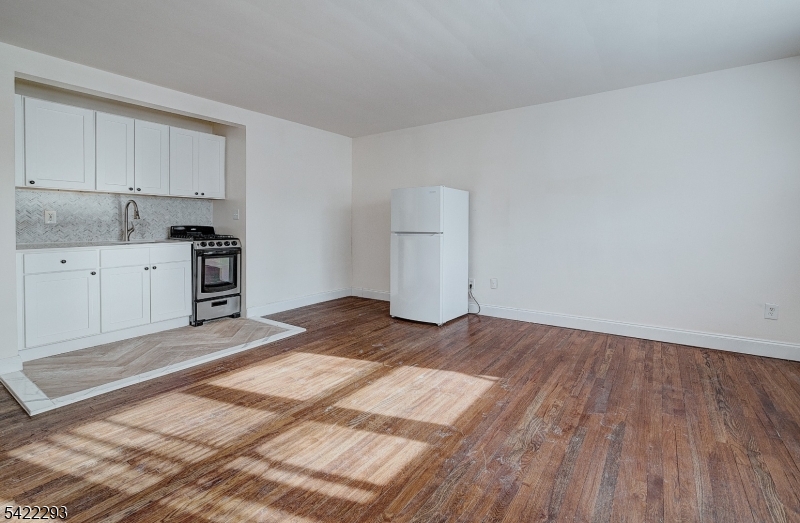 22 Cottage St 2I