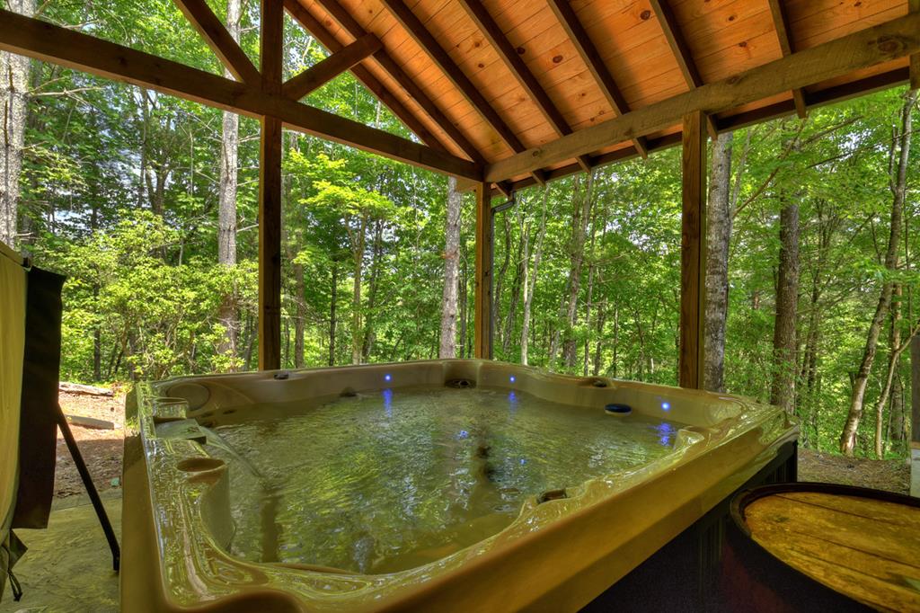 401 Foster Cove Rd