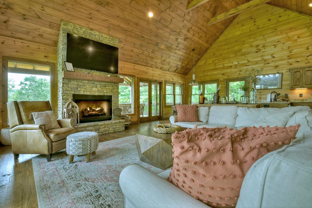 401 Foster Cove Rd