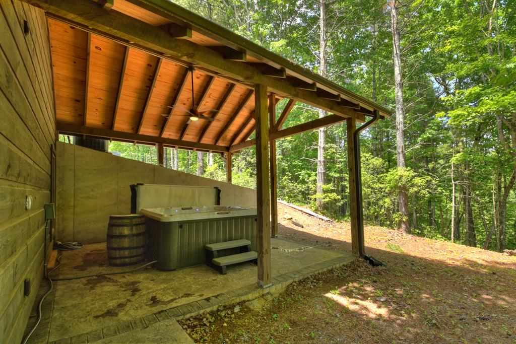 401 Foster Cove Rd