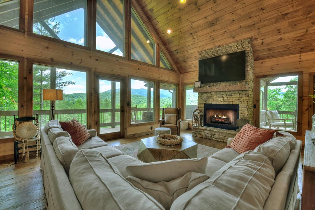 401 Foster Cove Rd