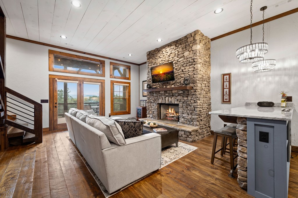 825 Price Road