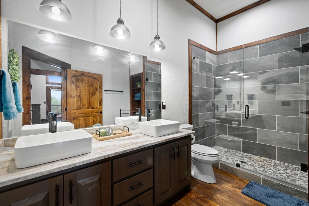 825 Price Road