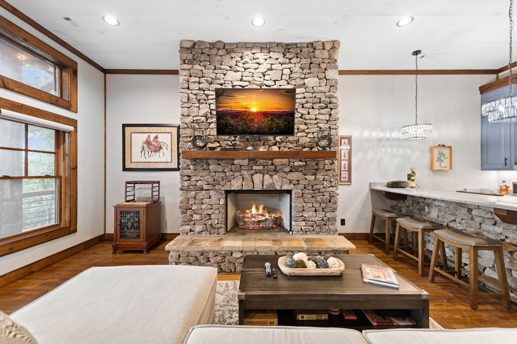 825 Price Road