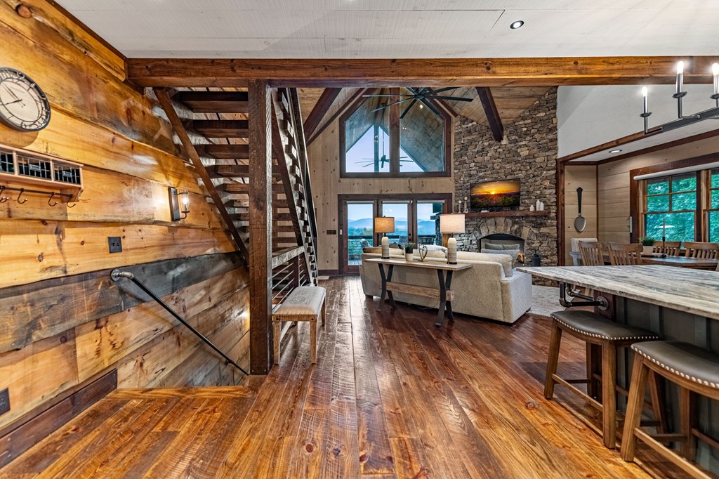 825 Price Road