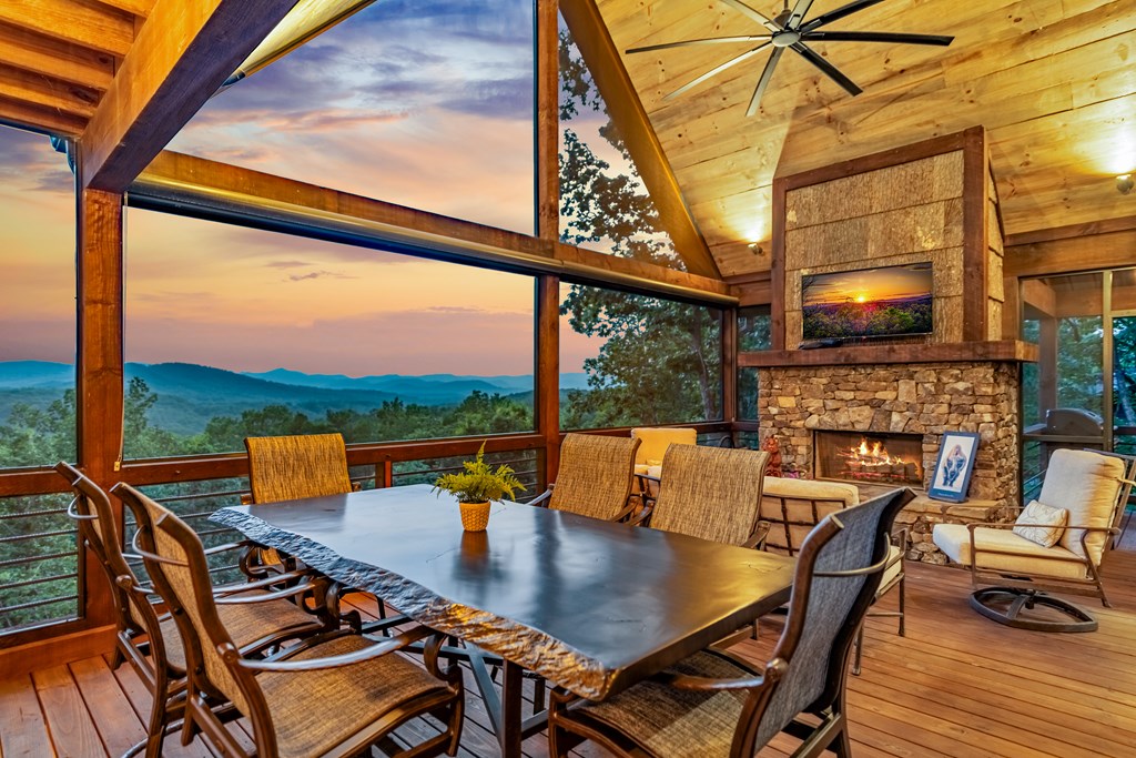 825 Price Road
