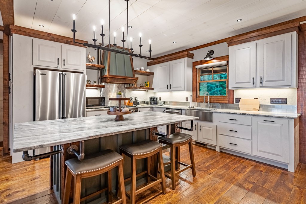 825 Price Road