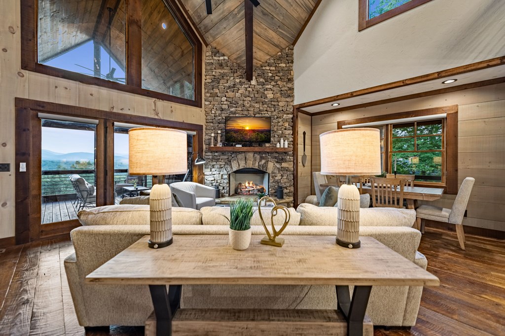 825 Price Road