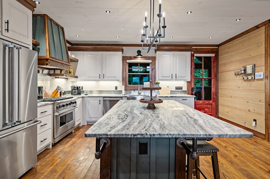 825 Price Road