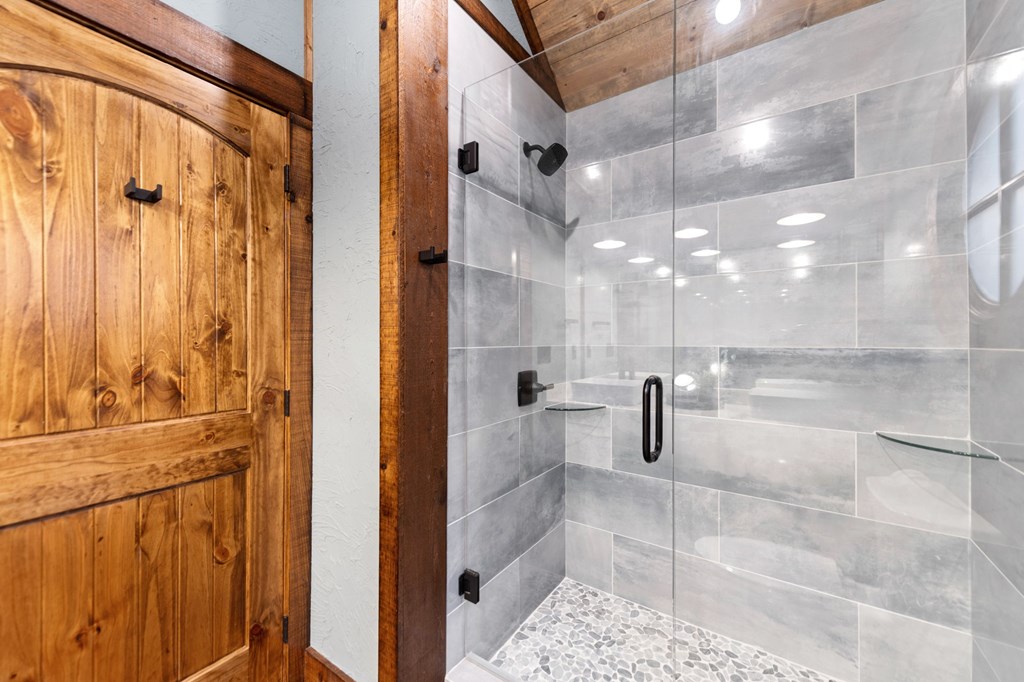 825 Price Road