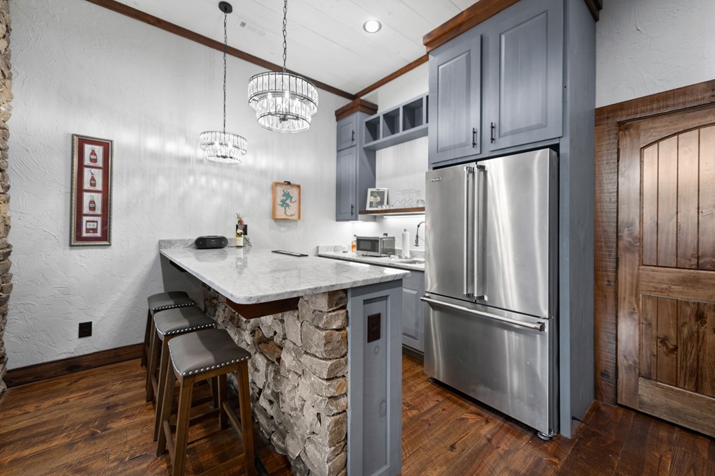 825 Price Road