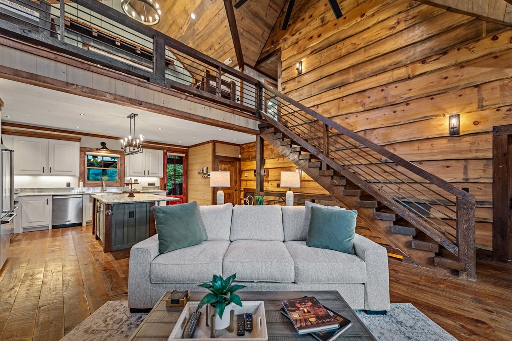 825 Price Road
