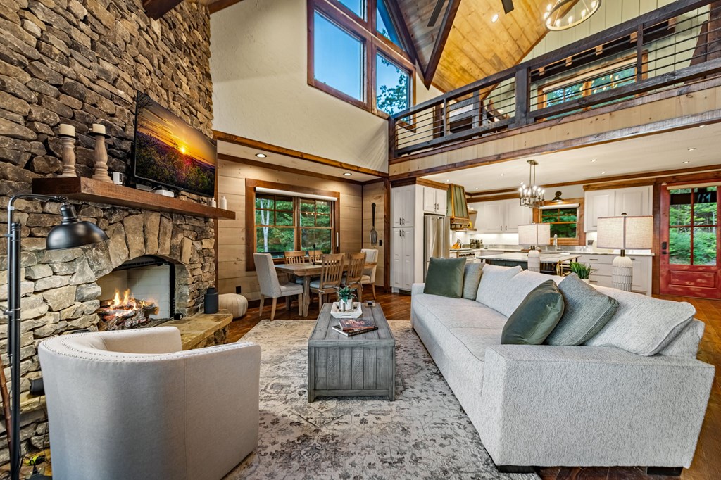 825 Price Road