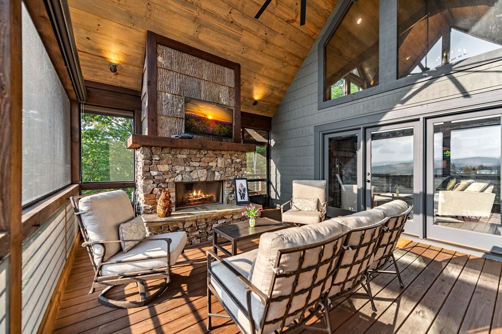 825 Price Road