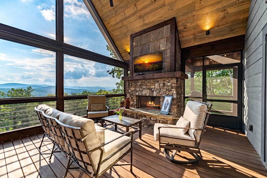 825 Price Road