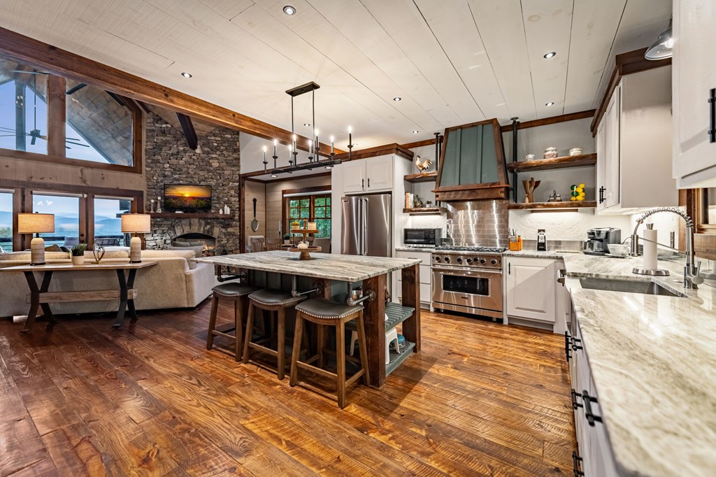 825 Price Road
