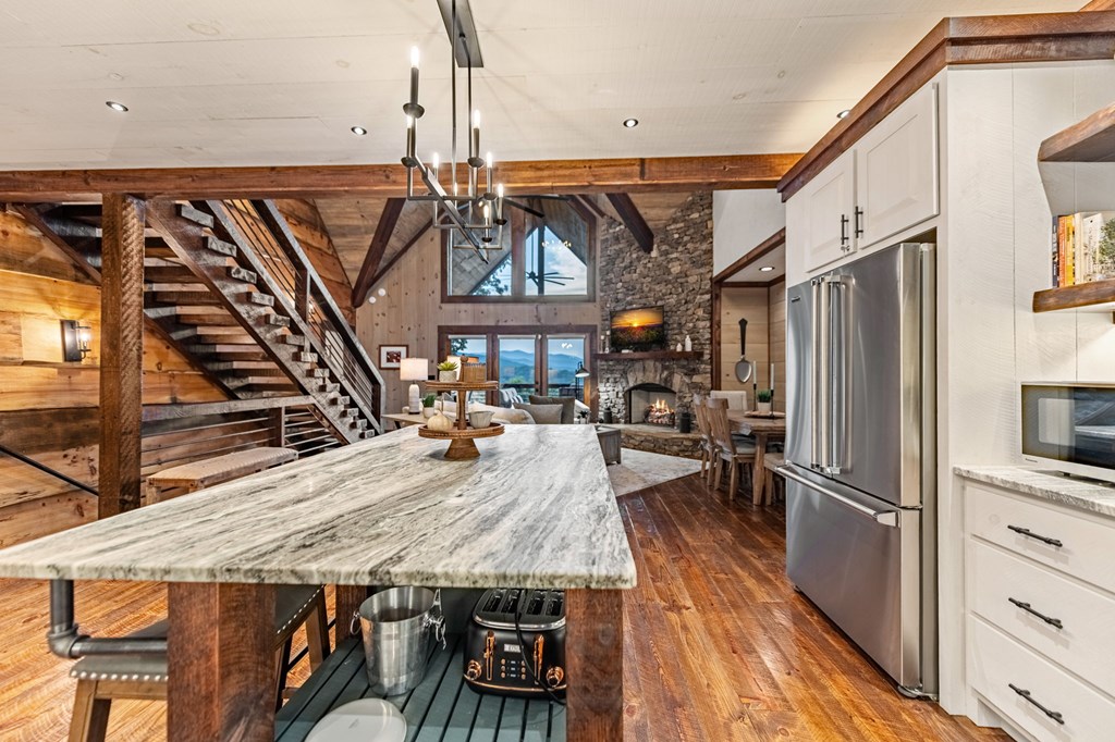 825 Price Road