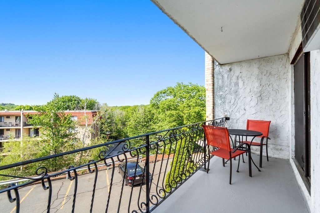 159 Franklin St # C3