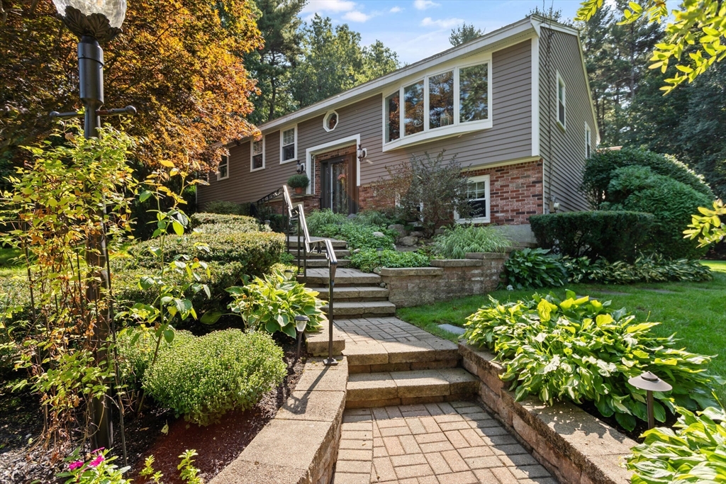 7 Rodeo Cir