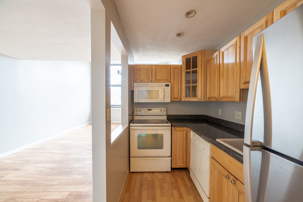 94 Newbury Ave # 201