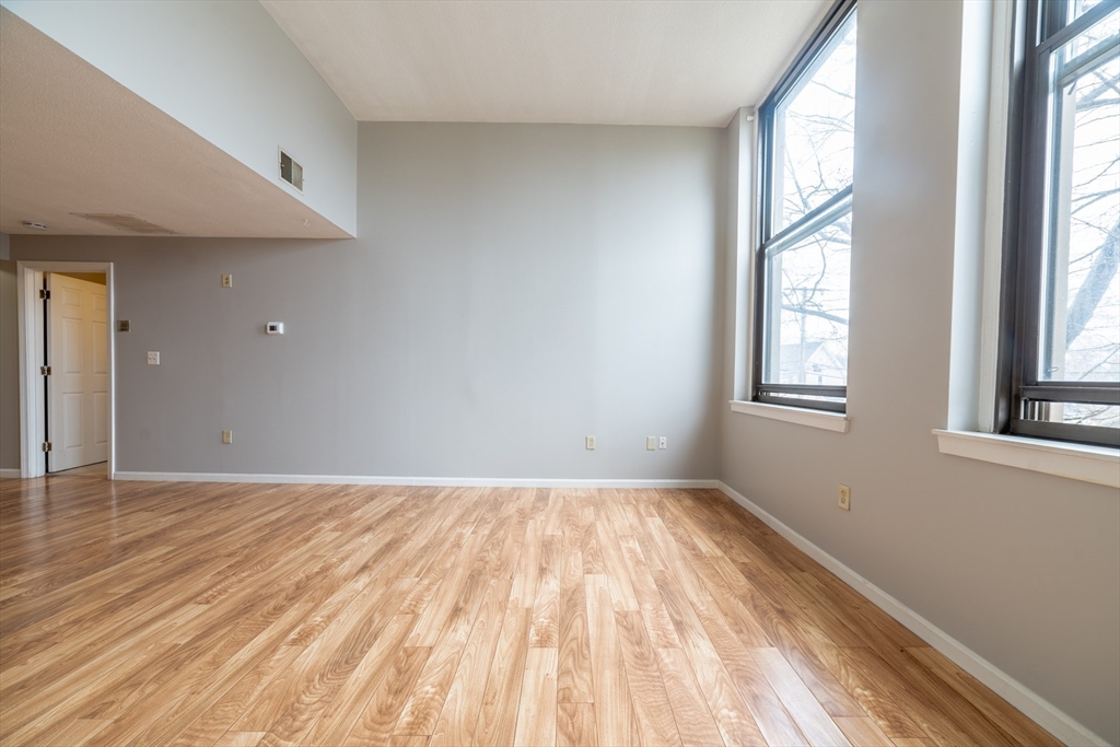 94 Newbury Ave # 201