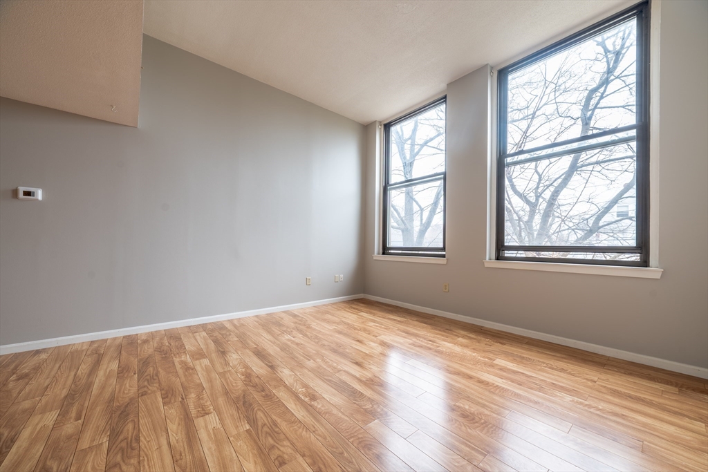94 Newbury Ave # 201