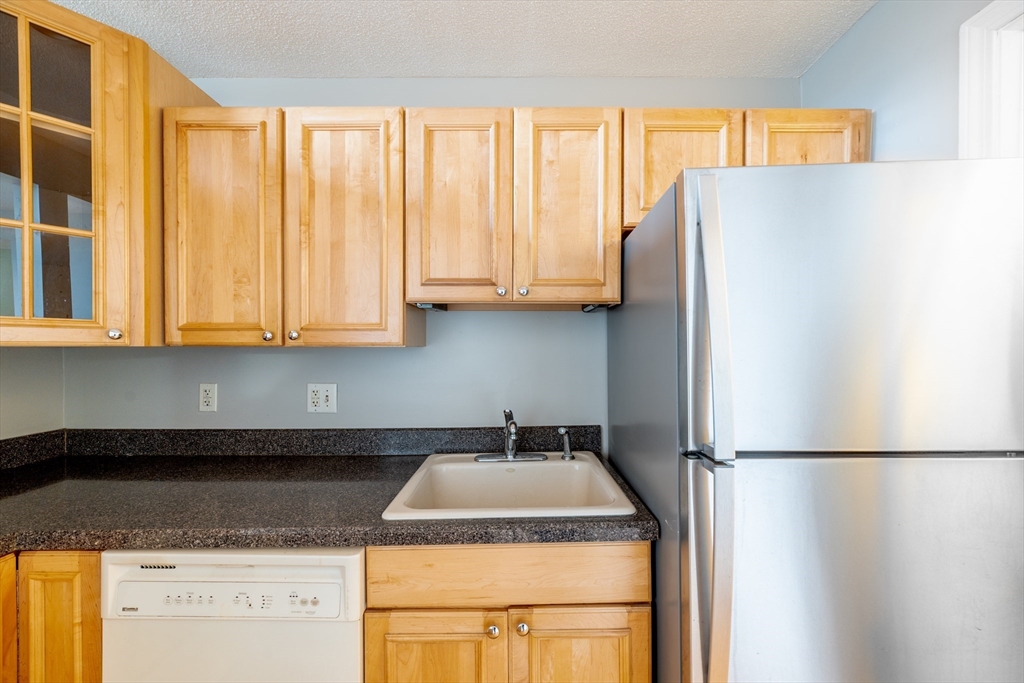 94 Newbury Ave # 201
