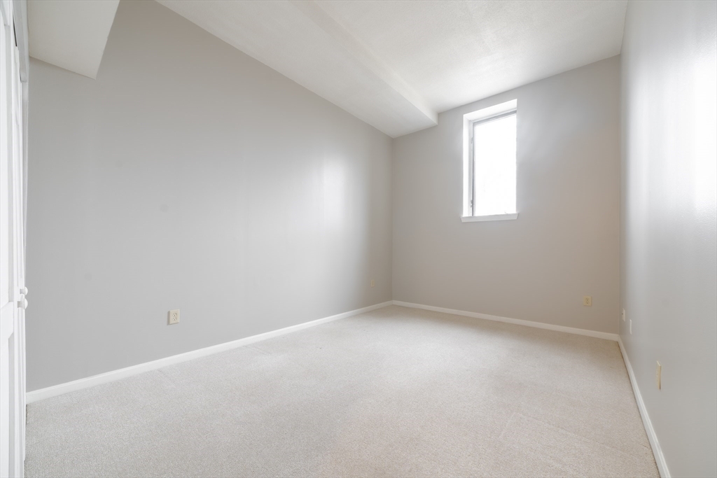 94 Newbury Ave # 201