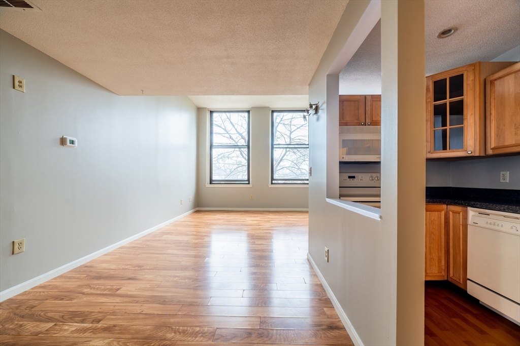 94 Newbury Ave # 201