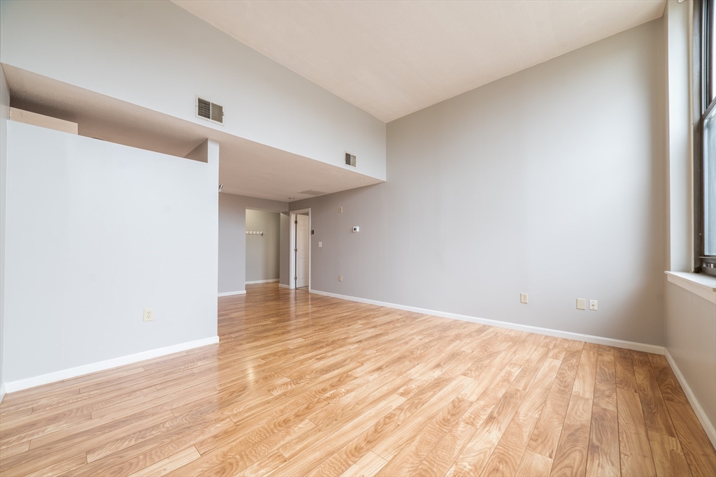 94 Newbury Ave # 201
