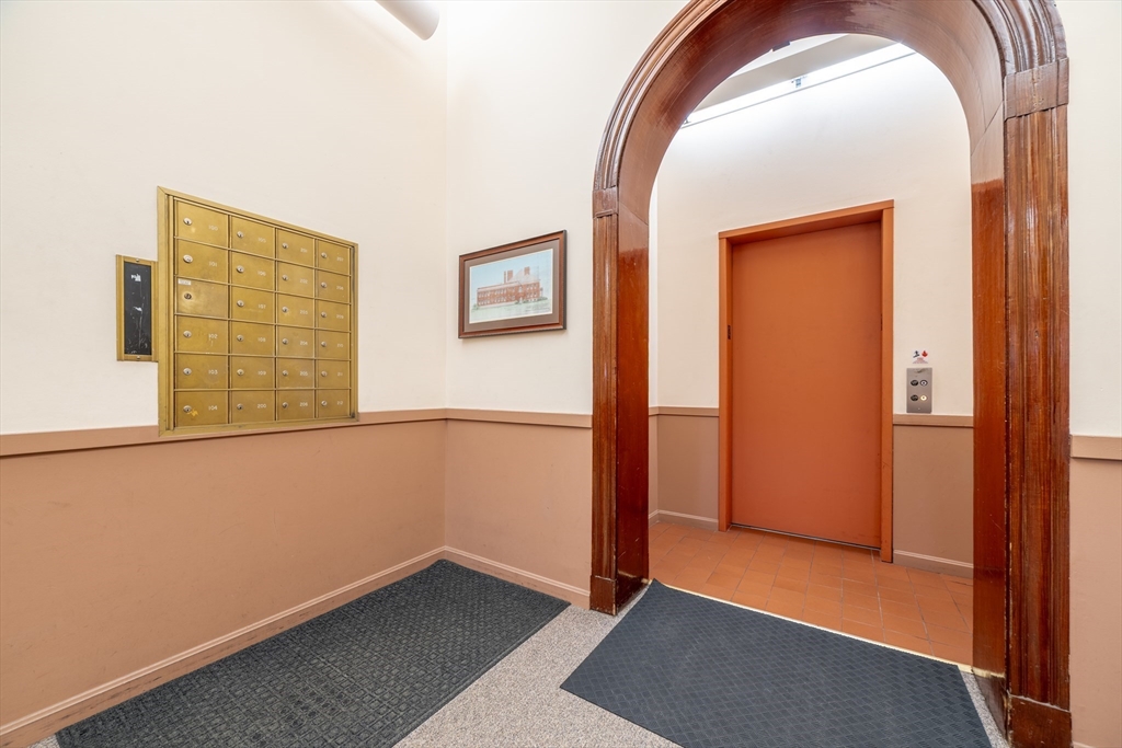 94 Newbury Ave # 201