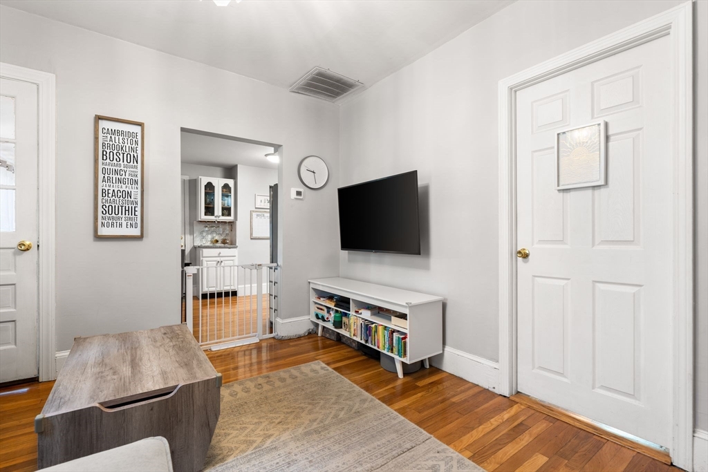 5 Hinckley St # 2