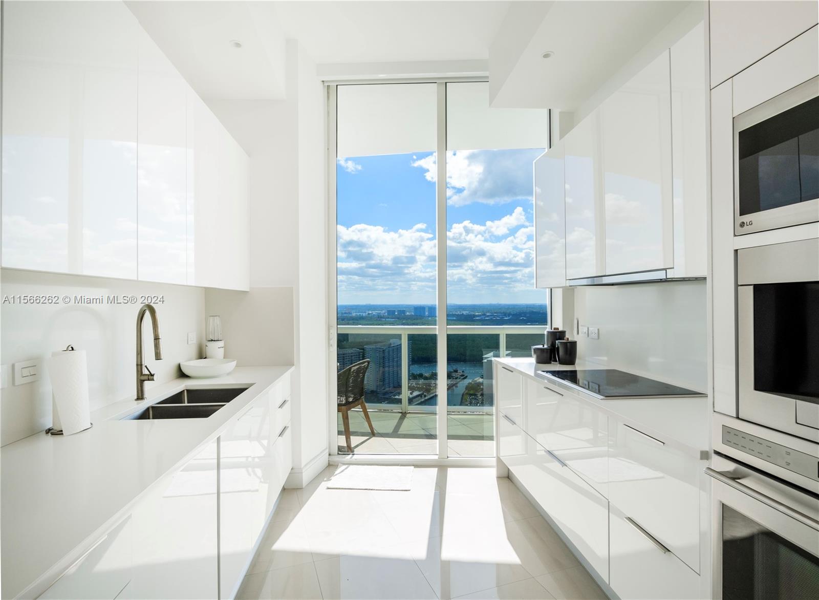 16001 Collins Ave # 3605