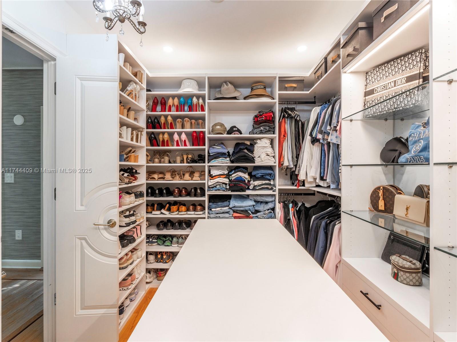 2700 Columbus Blvd