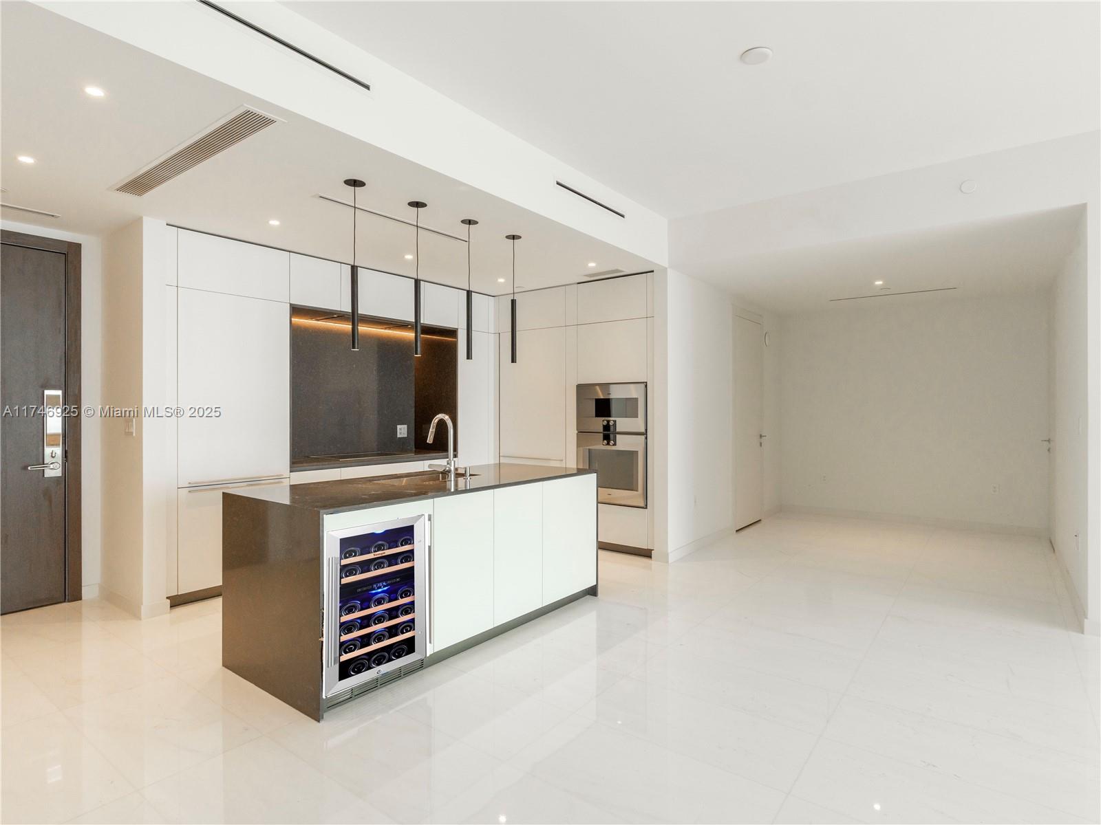 300 Biscayne Blvd Way # 4305