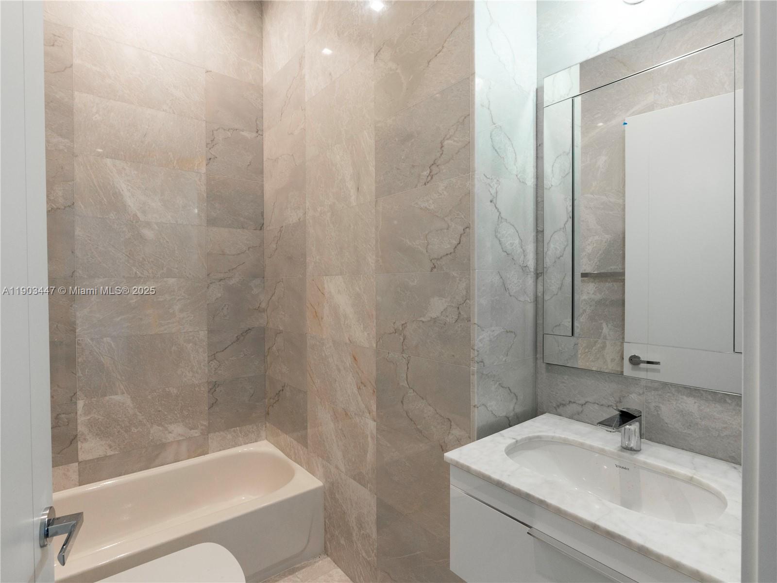 18501 Collins Av # 1501