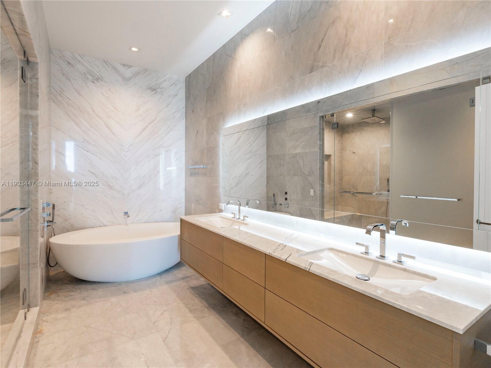 18501 Collins Av # 1501