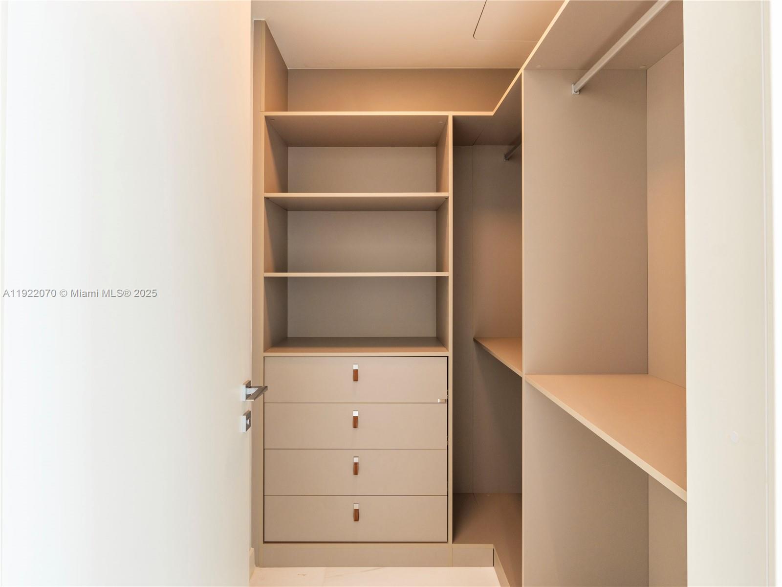 300 Biscayne Boulevard Way # 4305W