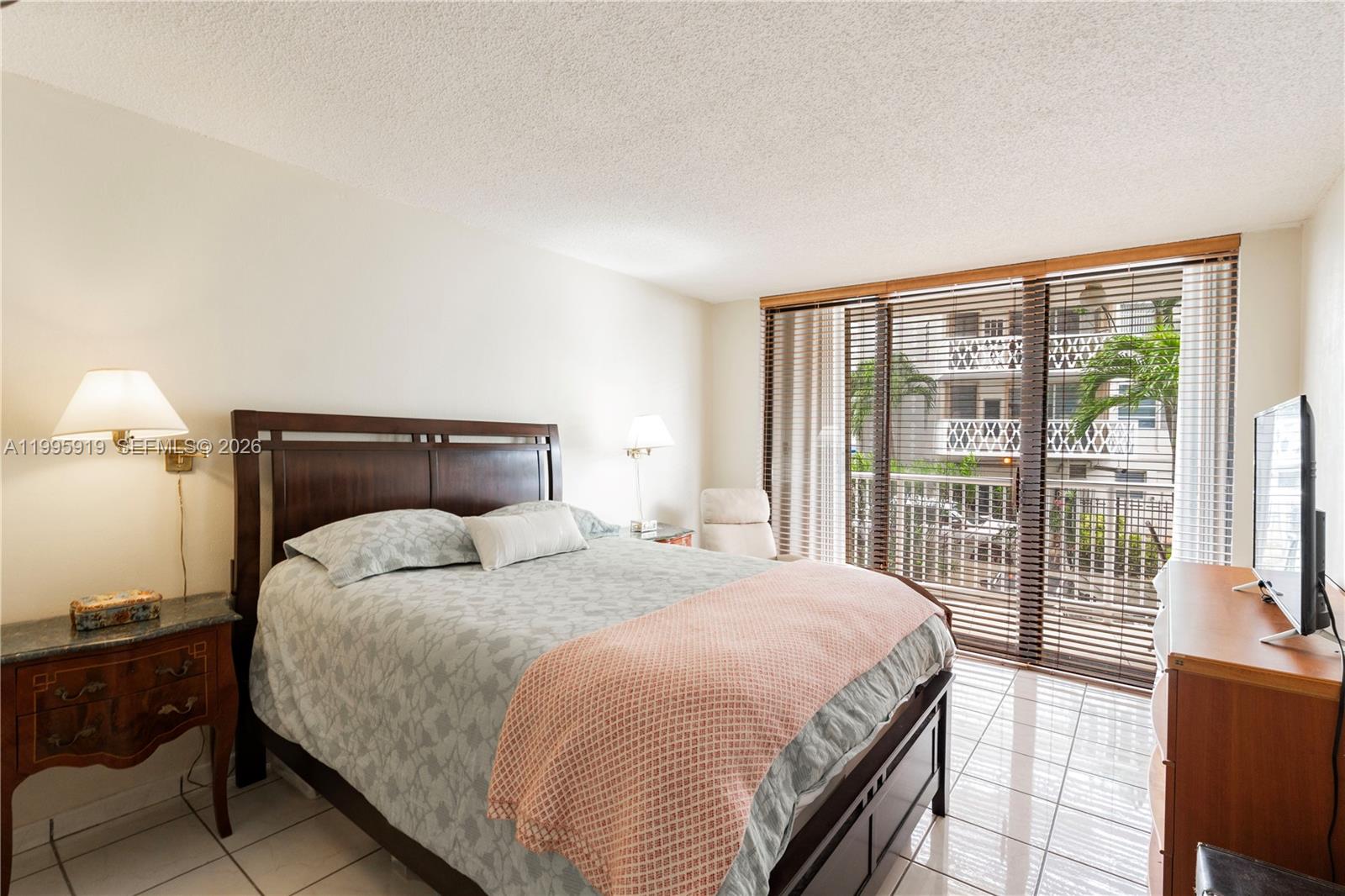1440 Brickell Bay Dr # 203