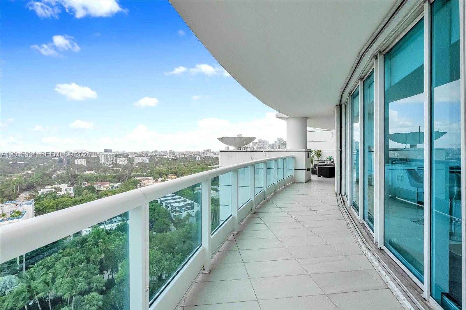 2127 Brickell Ave # 2005