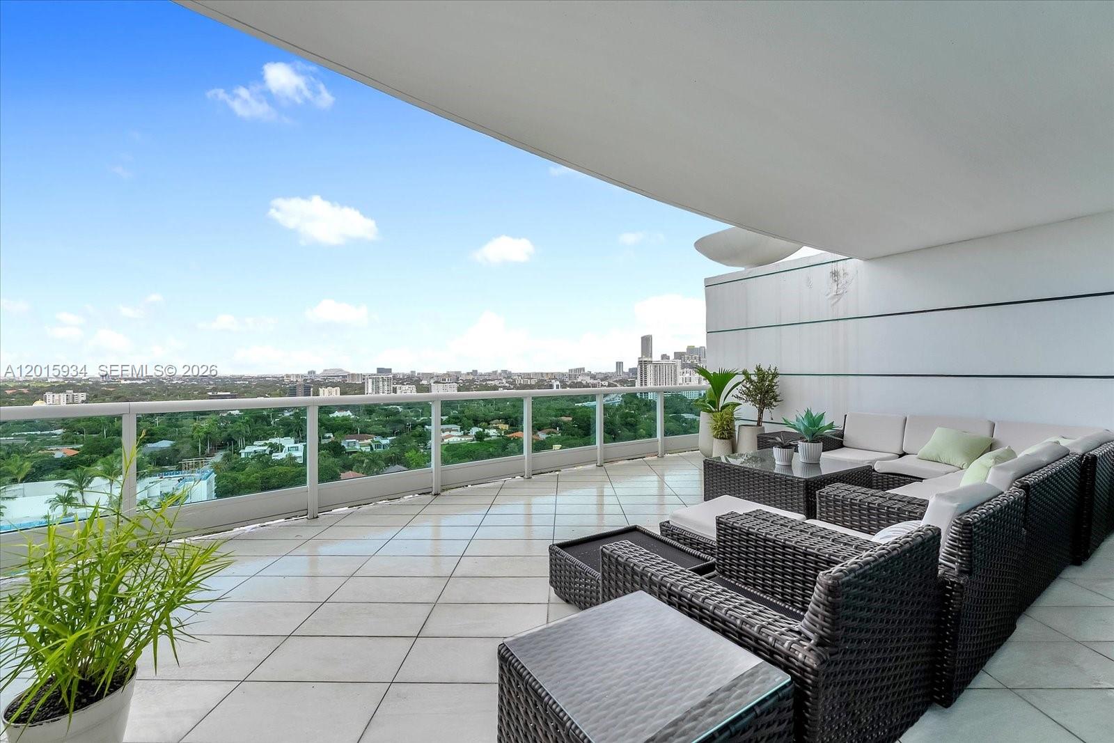 2127 Brickell Ave # 2005