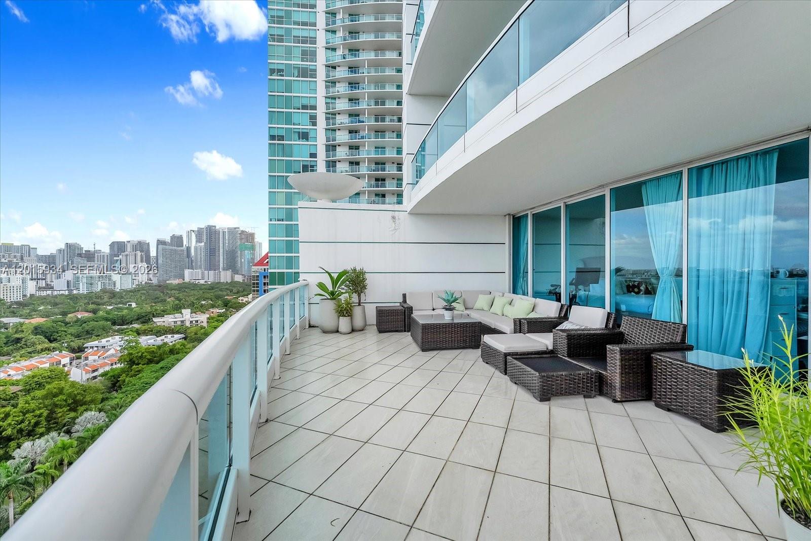 2127 Brickell Ave # 2005