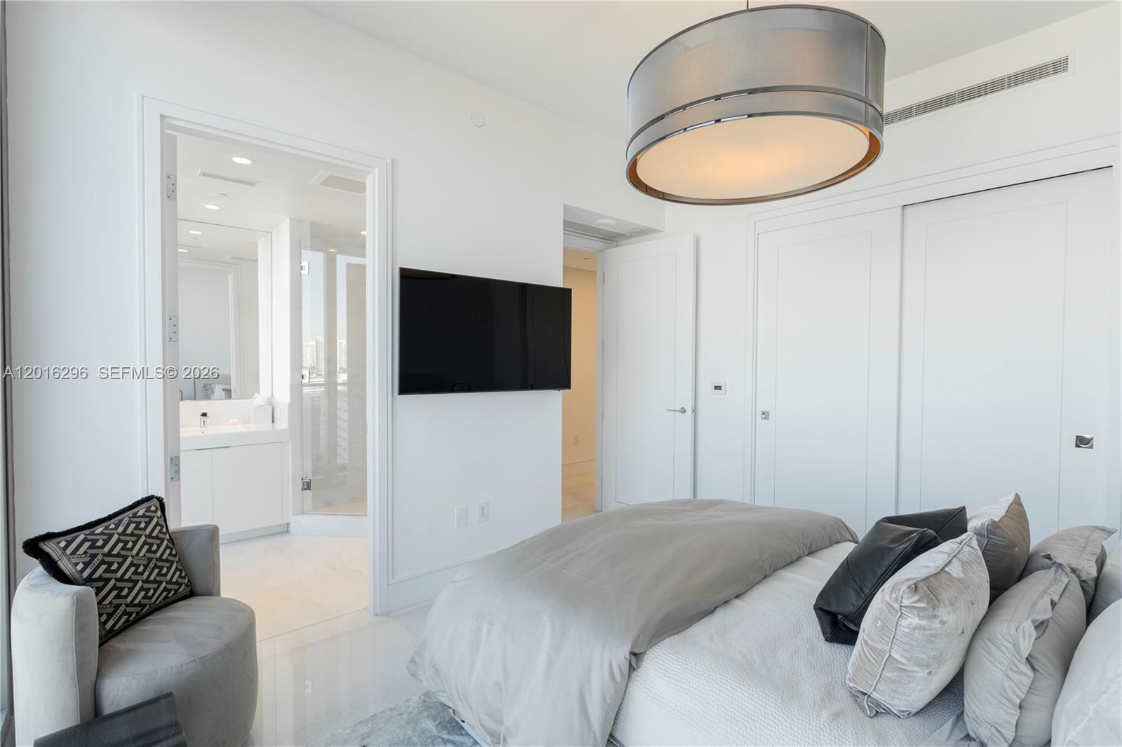 17975 Collins Ave # 1402 Unit: N-1402