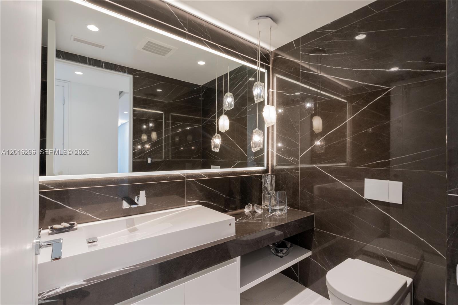 17975 Collins Ave # 1402 Unit: N-1402